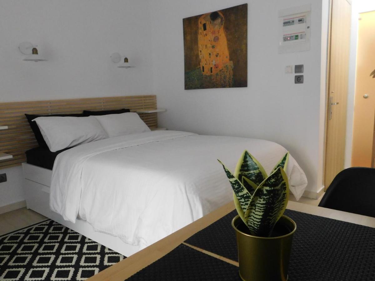 Brand New 1 * Komotini